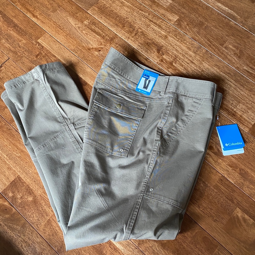 Columbia Trail Pant Size 16, New with Tags, Length 42 inches Waist 40 inches